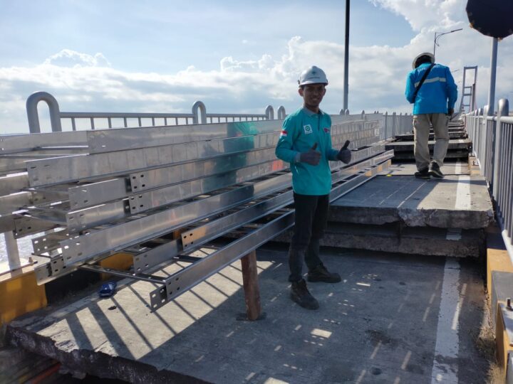 Meningkatkan efisiensi bangunan dengan jasa kontraktor mep pemasangan cable tray di suramadu - 1